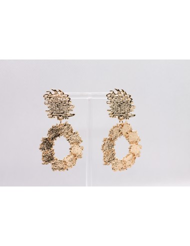 Pendientes dorados con textura
