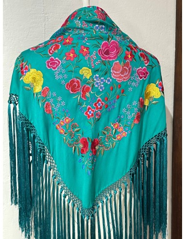 Mantón agua marina con clavel amarillo