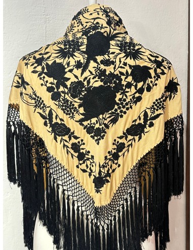 Mantón amarillo y negro