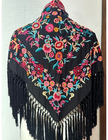 Mantón florecitas en negro
